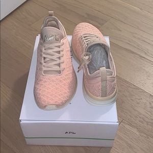 APL Techloom Phantom Blush/Cream size 8.5 / EUR39
